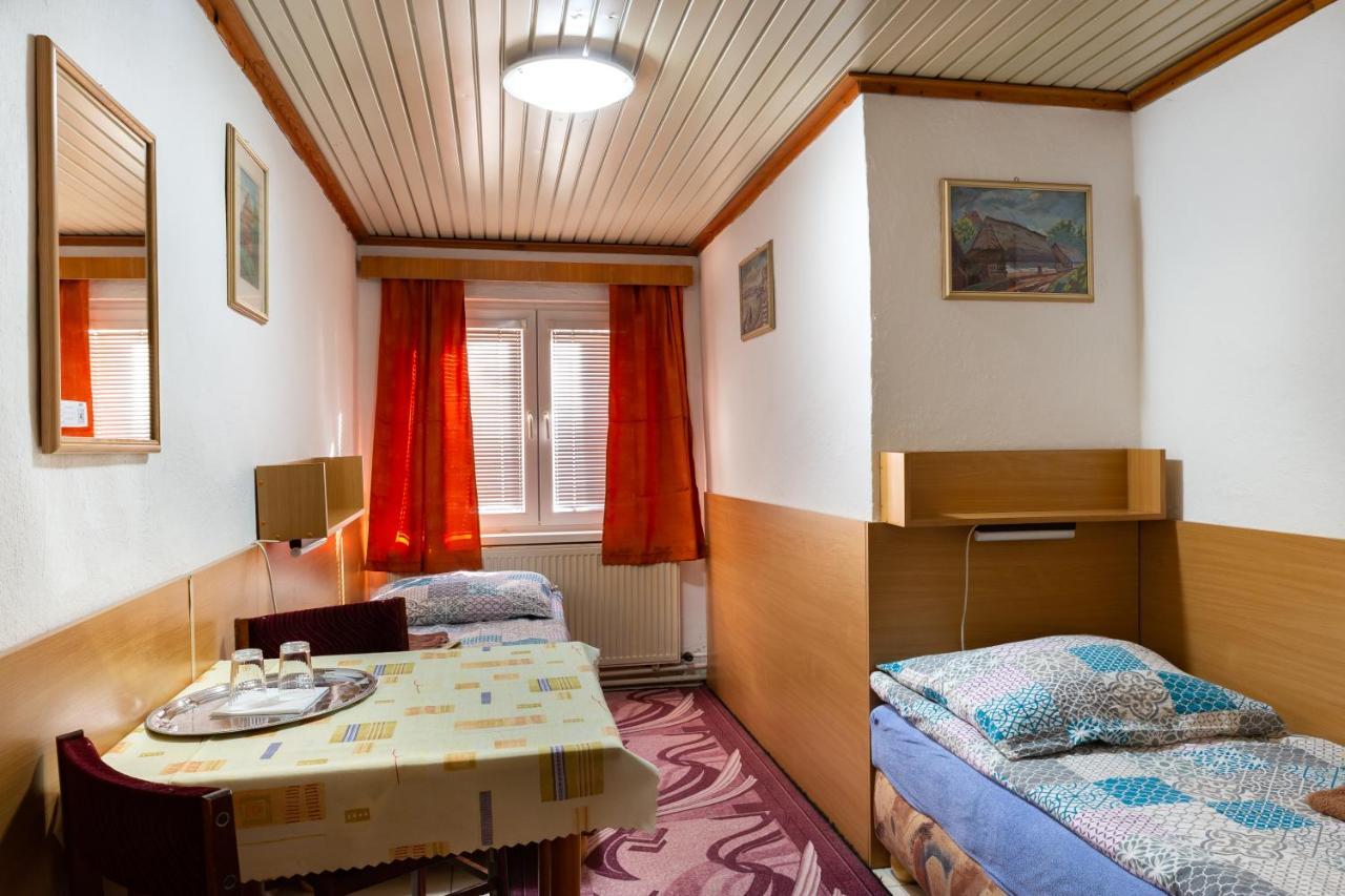 Penzion Rozalia Hotel Kosice Ngoại thất bức ảnh