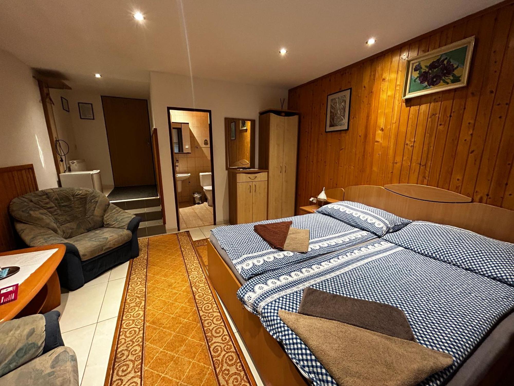 Penzion Rozalia Hotel Kosice Ngoại thất bức ảnh